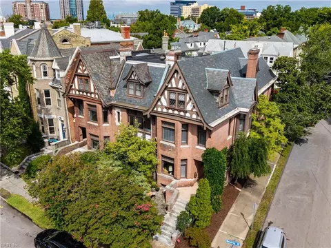 406 Mowbray Arch Arch, Norfolk, VA 23507