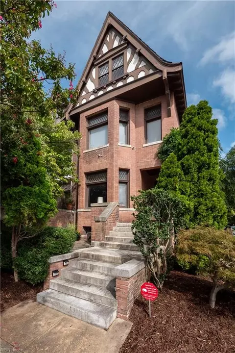 406 Mowbray Arch Arch, Norfolk, VA 23507