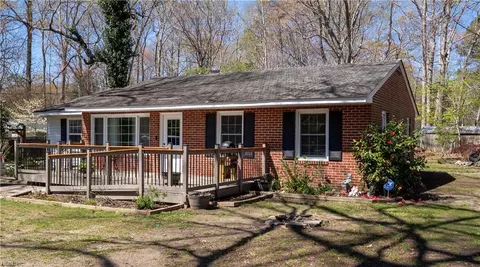 104 Schenck Dr, Williamsburg, VA 23188