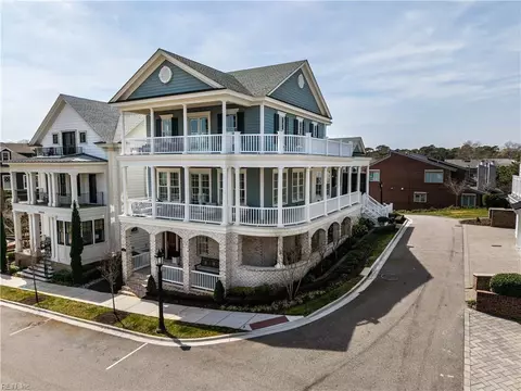 4064 Harlow St, Virginia Beach, VA 23451