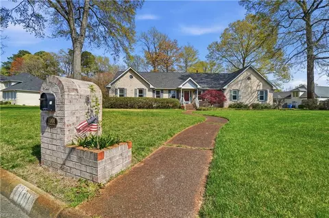 1101 Fairway Dr, Chesapeake, VA 23320