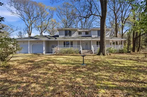 925 Michael Dr, Chesapeake, VA 23323