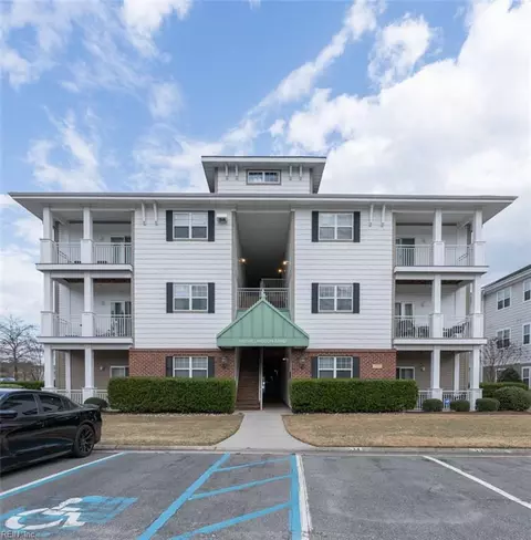 4332 Hillingdon Bnd #104, Chesapeake, VA 23321