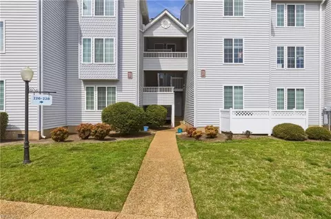 226 Island Cove Ct #C, Hampton, VA 23669