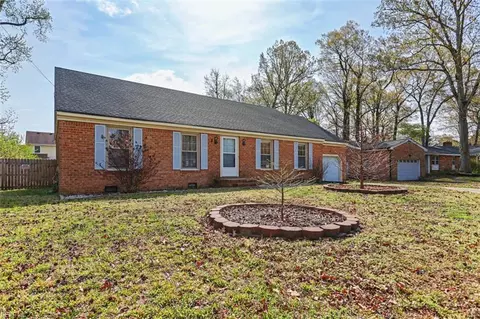 428 Rock Dr, Chesapeake, VA 23323