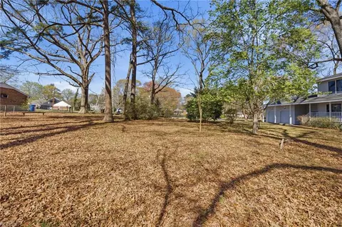 921 Michael Dr, Chesapeake, VA 23323