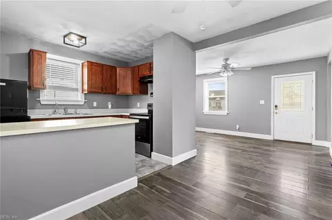 Entry Way - 6369 Devonshire Rd, Norfolk, VA 23513 photo 1 of 11