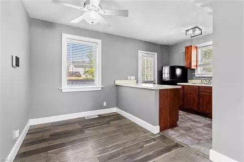 Entry Way - 6369 Devonshire Rd, Norfolk, VA 23513 photo 5 of 11