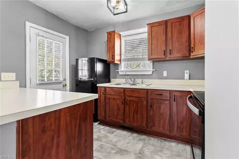 Kitchen - 6369 Devonshire Rd, Norfolk, VA 23513 photo 4 of 4