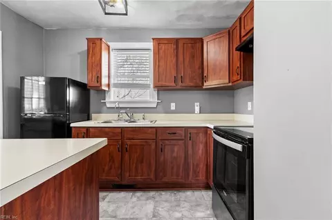 Kitchen - 6369 Devonshire Rd, Norfolk, VA 23513 photo 3 of 4