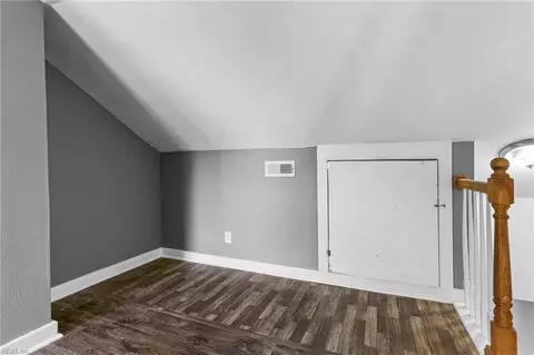 Entry Way - 6369 Devonshire Rd, Norfolk, VA 23513 photo 10 of 11