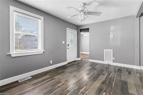Living - 6369 Devonshire Rd, Norfolk, VA 23513 photo 3 of 4