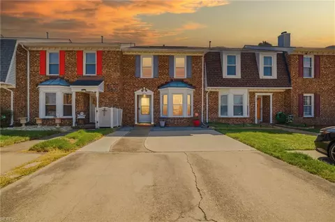 805 Sommerville Cres, Chesapeake, VA 23320