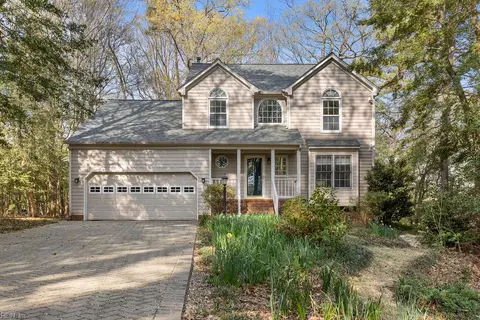 603 Gatling Pointe Pw Pkwy, Smithfield, VA 23430
