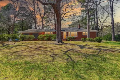 3027 Old Memorial Dr, Sandston, VA 23150