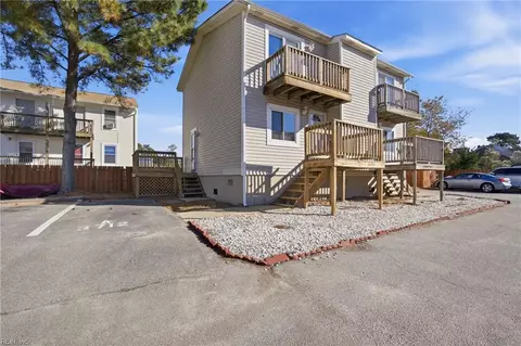 3712 Pretty Lake Ave #4A, Norfolk, VA 23518