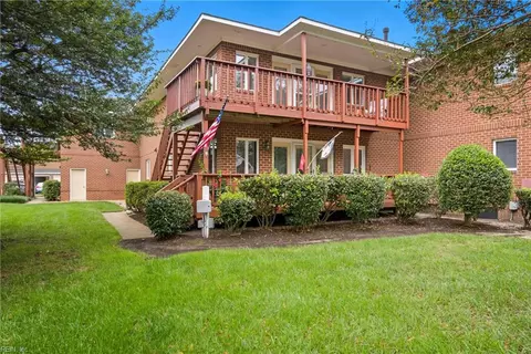 1226 Foursome Ln, Virginia Beach, VA 23455