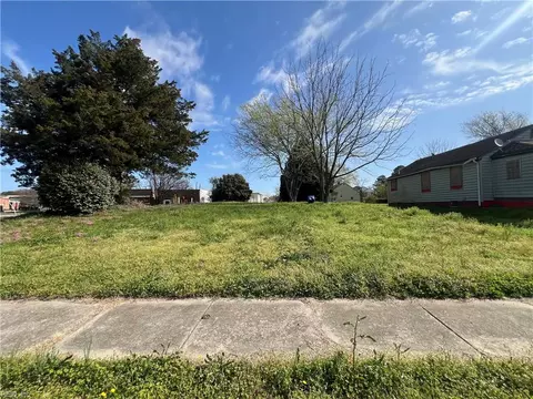336 Sycamore Ave, Newport News, VA 23607