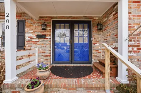 208 Shifting Log Dr, Hampton, VA 23669