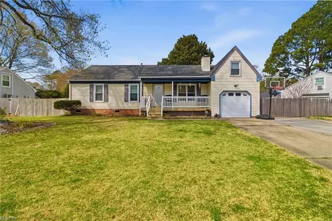 708 Colony Dr, Chesapeake, VA 23322