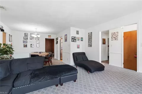 505 Scarborough Dr, Chesapeake, VA 23322