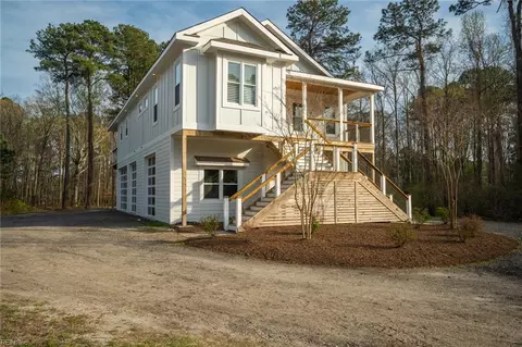 947 Owls Creek Ln, Virginia Beach, VA 23451