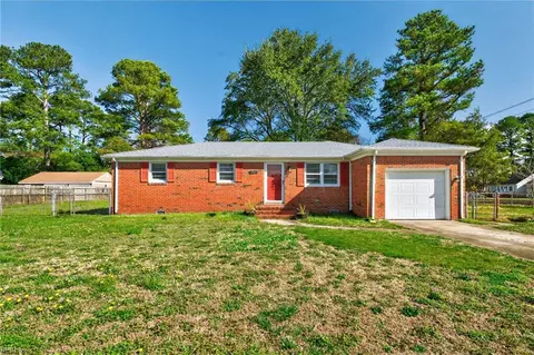 500 Greenway Dr, Chesapeake, VA 23322