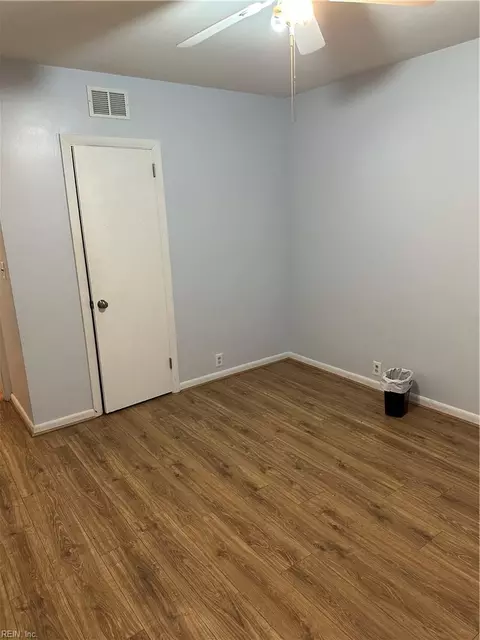 Bedroom - 89 Snug Harbor Dr, Hampton, VA 23661 photo 2 of 2