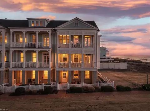 4158 E Beach Dr, Norfolk, VA 23518