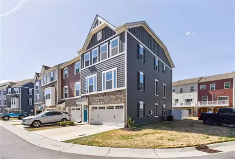 1715 Ark Royal Rd, Chesapeake, VA 23323