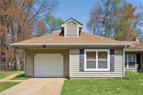 907 Woodcreek Dr, Newport News, VA 23608