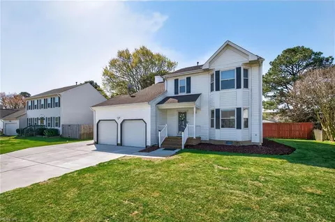 809 Kemp Meadow Dr, Chesapeake, VA 23320