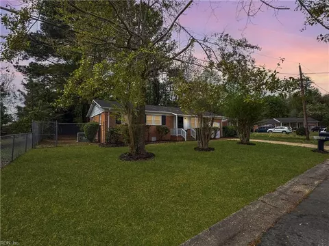 407 Wilson Ct, Suffolk, VA 23434