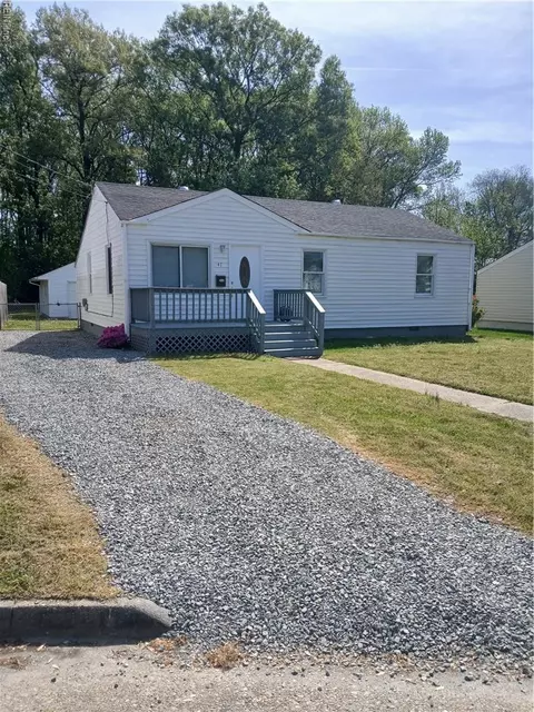 47 Wellington Dr, Hampton, VA 23666