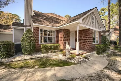 862 Gleneagles Dr, Newport News, VA 23602