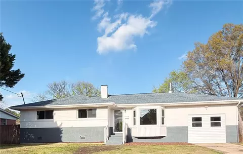 12 Astor Dr, Newport News, VA 23608