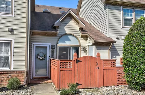 3826 Occoquan River Rch Reach #E, Portsmouth, VA 23703