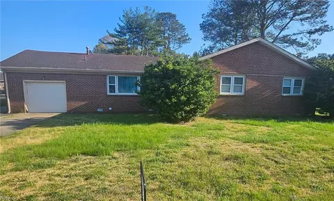 305 Providence Rd, Chesapeake, VA 23325