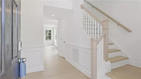 Entry Way - 6312 Janice Ct, Gloucester, VA 23061 photo 1 of 6
