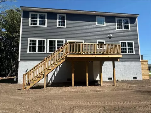 Exterior - 207 Hall Rd, Hampton, VA 23664 photo 3 of 4