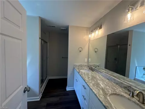 Entry Way - 207 Hall Rd, Hampton, VA 23664 photo 3 of 4