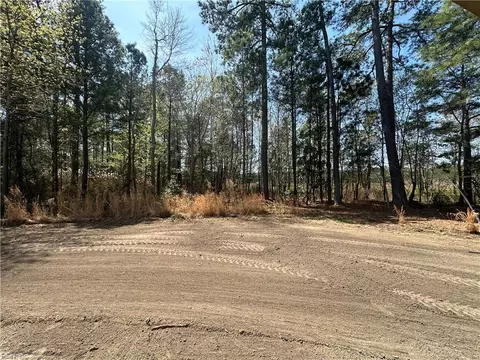 Exterior - 207 Hall Rd, Hampton, VA 23664 photo 4 of 4