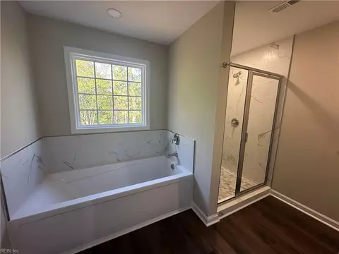 Bath - 207 Hall Rd, Hampton, VA 23664 photo 3 of 4