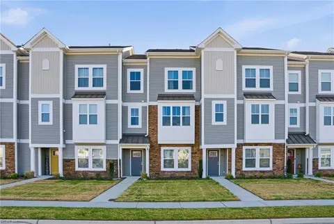 2003 Laycock Ln #103, Suffolk, VA 23435