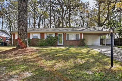 902 Laurel Ave, Chesapeake, VA 23325