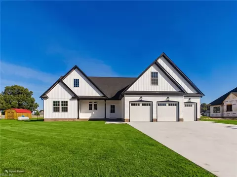 116 Grand View Dr, Elizabeth City, NC 27909