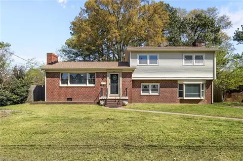 32 Meadowbrook Dr, Hampton, VA 23666