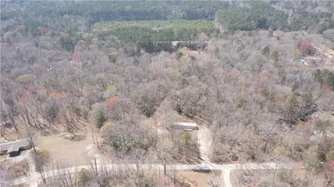 8198 Beaver Pond Rd, Gloucester, VA 23061