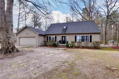 3592 Woodstock Rd, Gloucester, VA 23061