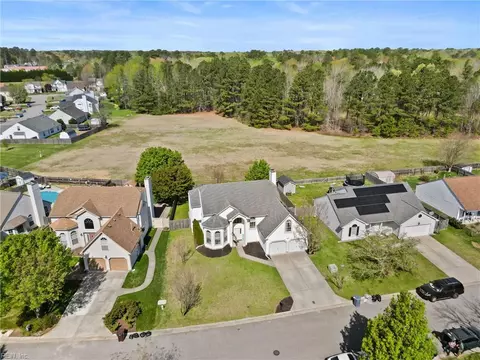 2016 Coral Ivy Ln, Chesapeake, VA 23323